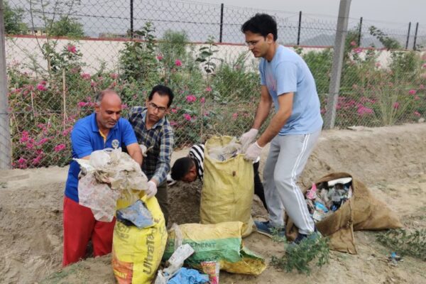 विश्व साइकिल दिवस पर कुचामन में प्लास्टिक मुक्त भारत की ओर कदम: प्लॉगिंग अभियान के जरिए किया कचरा संग्रहण
