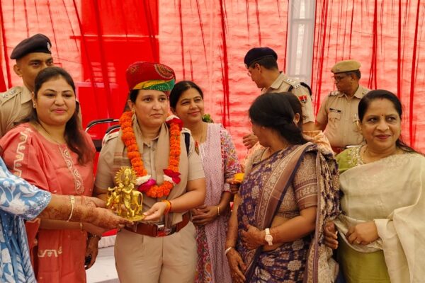 “पहली बार किसी आईपीएस ने डीडवाना की जनता से इस तरह किया सीधा संवाद —सुनी आमजन की समस्याएं, समाधान का दिया भरोसा”