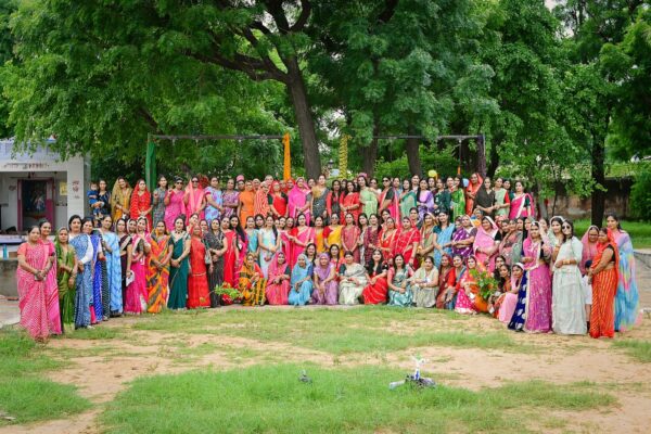 कुचामन सिटी में “रंगीलो सावन” कार्यक्रम की धूम:लहरिया में सजी महिलाओं ने झूलों, गीतों और नृत्य से रचाया उत्सव